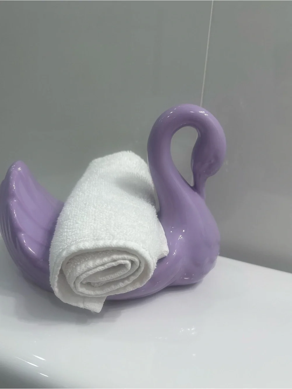 Vintage Lavender Ceramic Swan towel and washcloth holder
